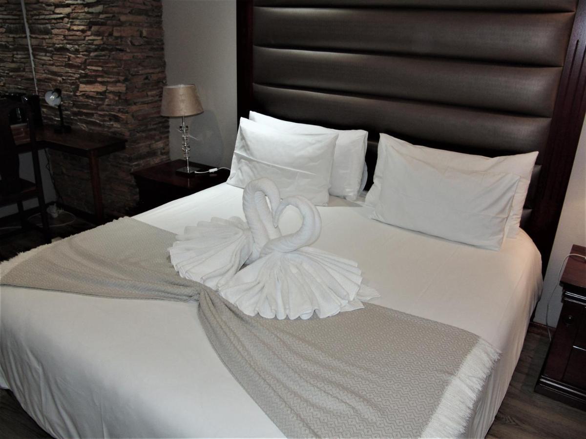 African Moon Corporate House 肯普顿帕克 外观 照片